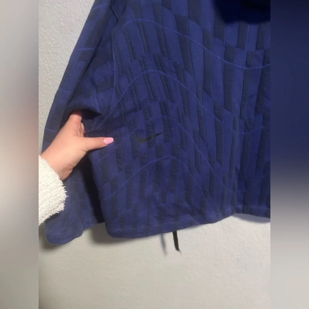 Nike sz medium